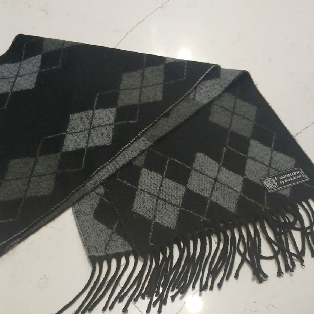 Cashmyarn by Berkshire, Black and Gray Argyle Scarf, 62"x12" , pre-owned